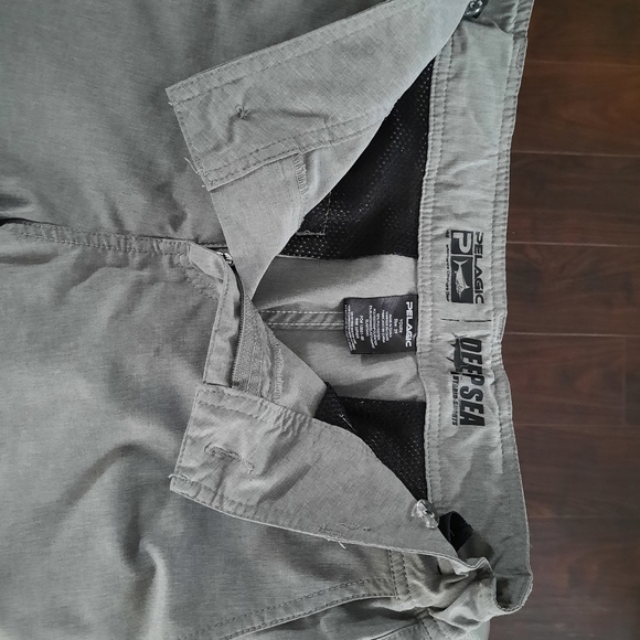 Pelagic Hybrid Shorts - Picture 2 of 2